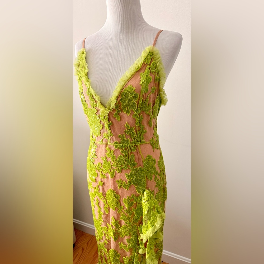 NEW w/Tag NBD Elegant Lime Green and Nude Lace Dress Women’s Size L - Picture 2 of 5